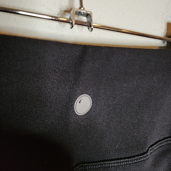 NWT Yogalicious black cropped mesh leggings. Size XL - Picture 12 of 16